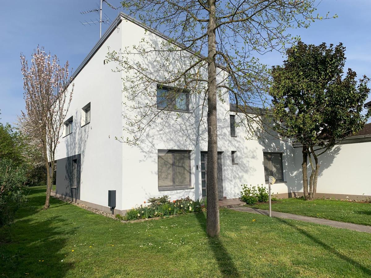 Casa Mala Mlaka, Novi Zagreb - Zapad, 354m2