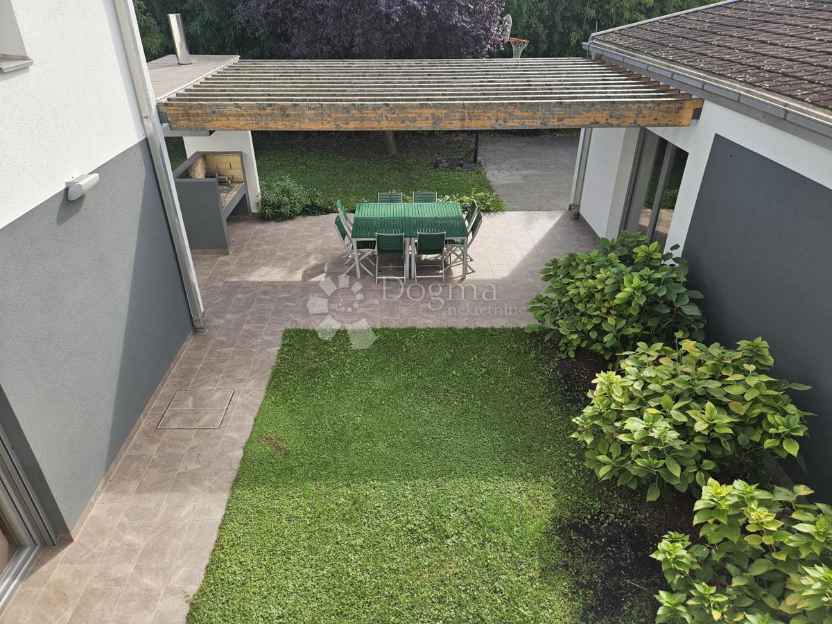 Casa Mala Mlaka, Novi Zagreb - Zapad, 354m2