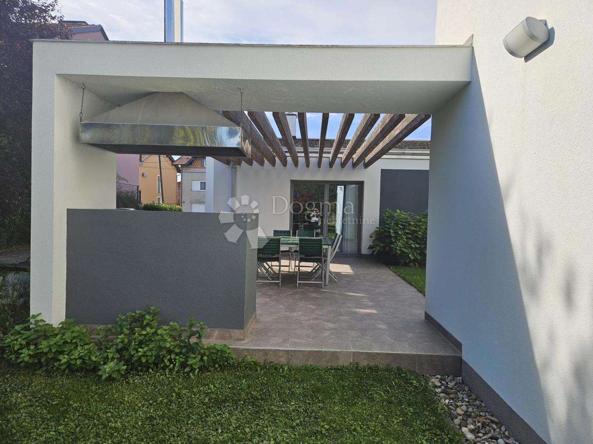 Casa Mala Mlaka, Novi Zagreb - Zapad, 354m2