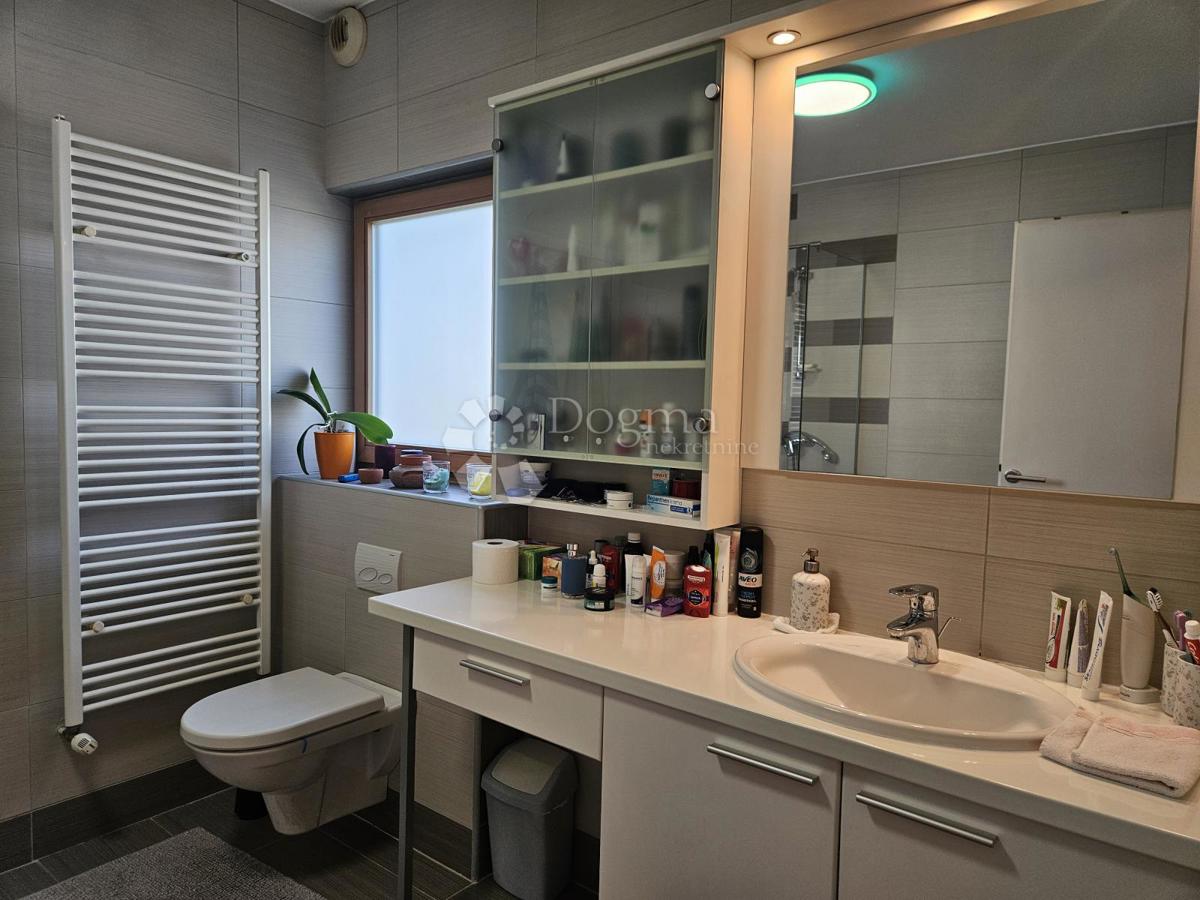 Casa Mala Mlaka, Novi Zagreb - Zapad, 354m2