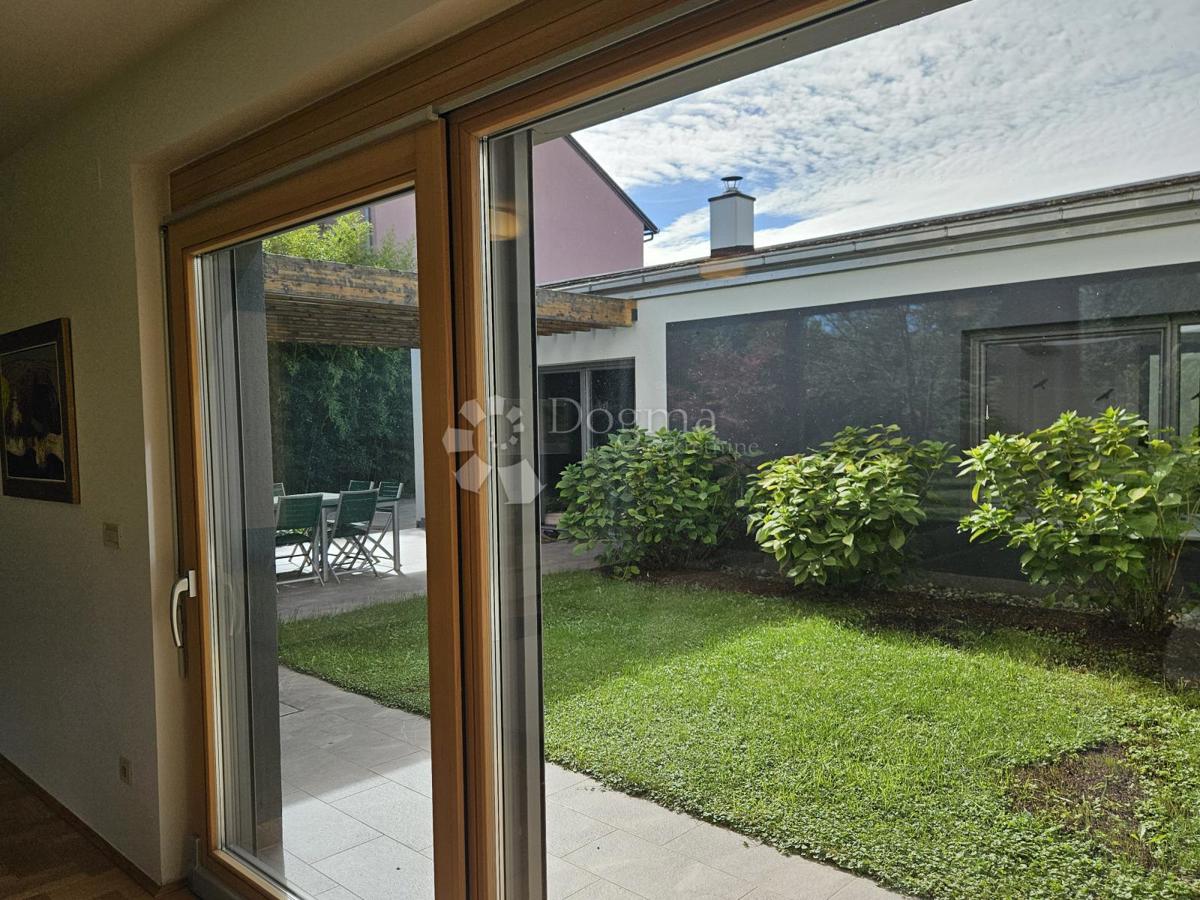 Casa Mala Mlaka, Novi Zagreb - Zapad, 354m2