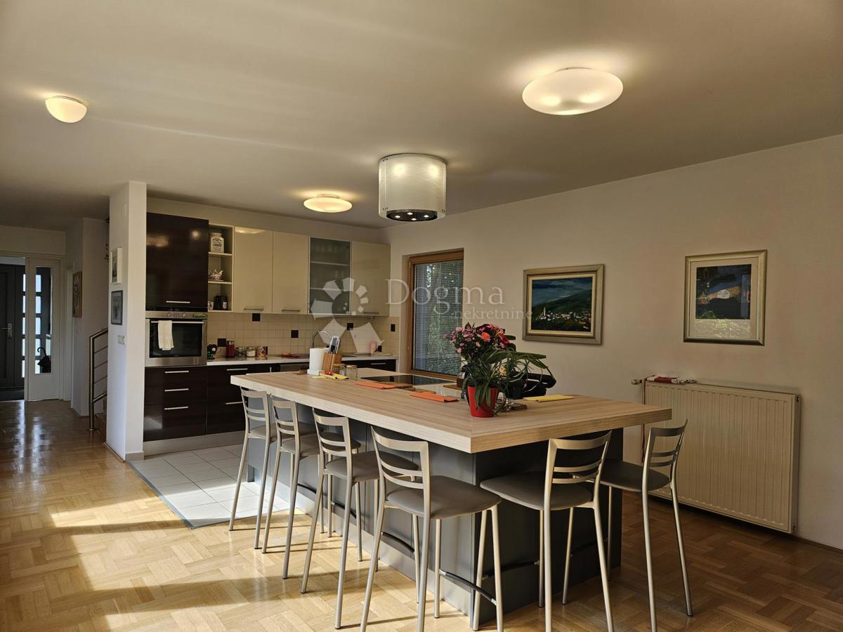 Casa Mala Mlaka, Novi Zagreb - Zapad, 354m2