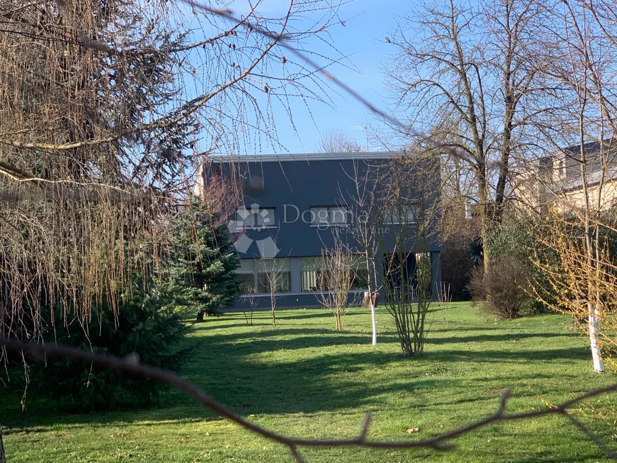 Casa Mala Mlaka, Novi Zagreb - Zapad, 354m2