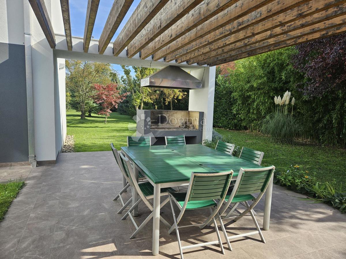 Casa Mala Mlaka, Novi Zagreb - Zapad, 354m2
