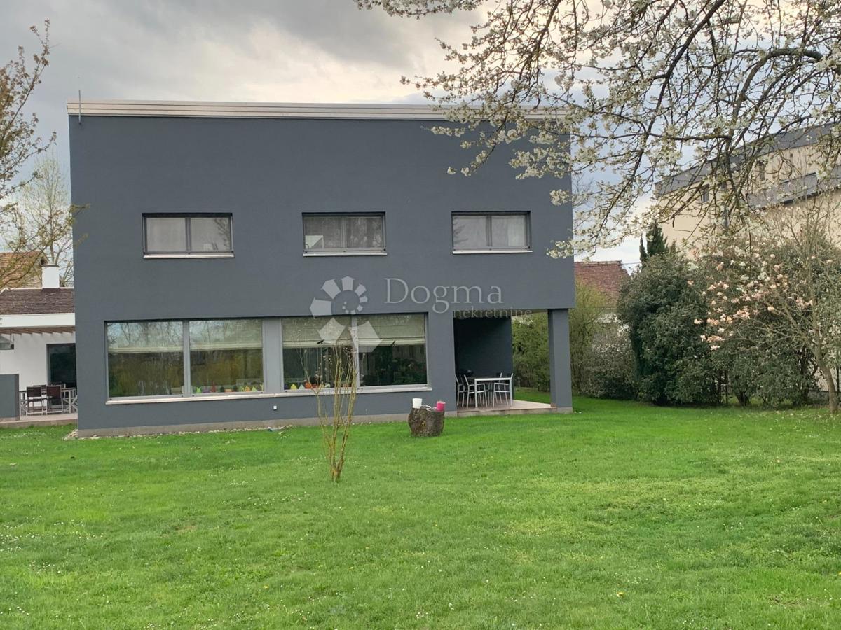 Casa Mala Mlaka, Novi Zagreb - Zapad, 354m2
