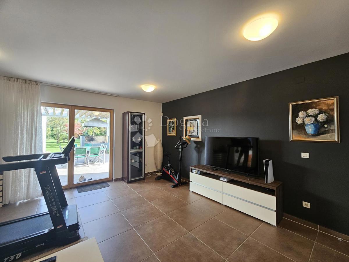 Casa Mala Mlaka, Novi Zagreb - Zapad, 354m2