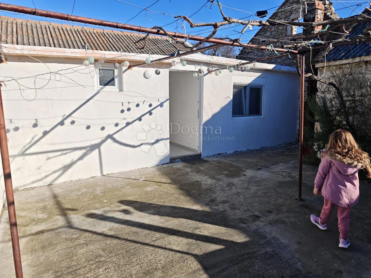 Casa Ljubač, Ražanac, 142m2