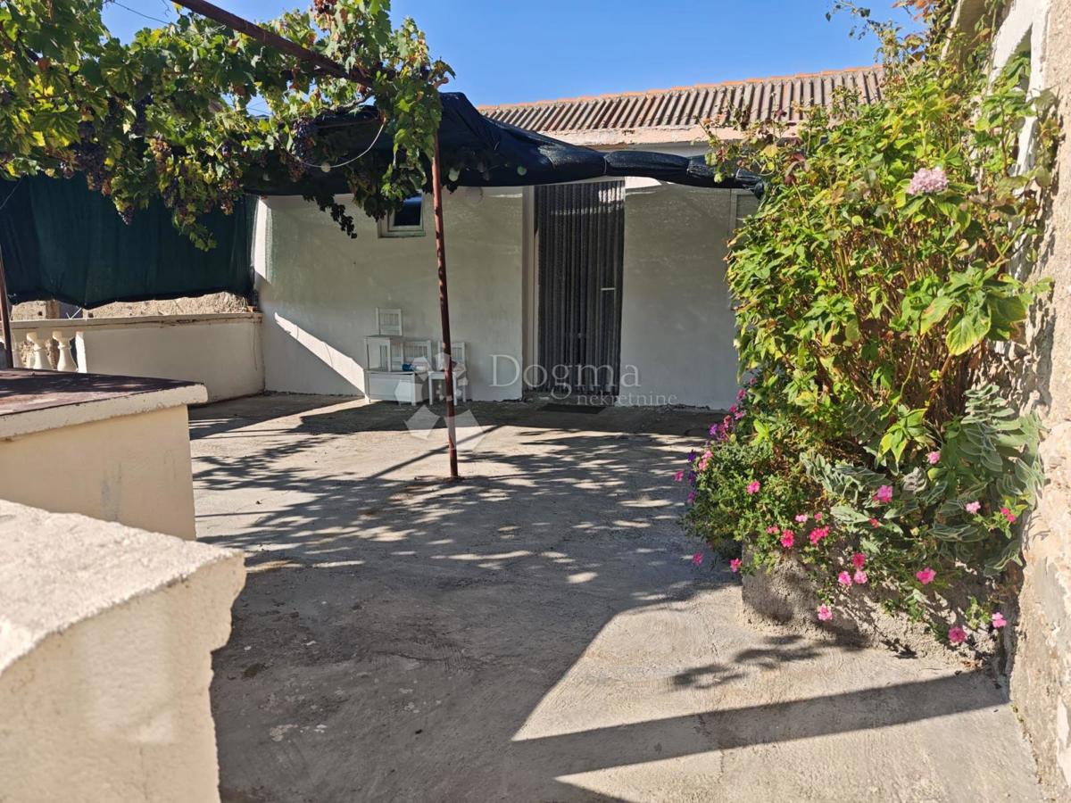 Casa Ljubač, Ražanac, 142m2