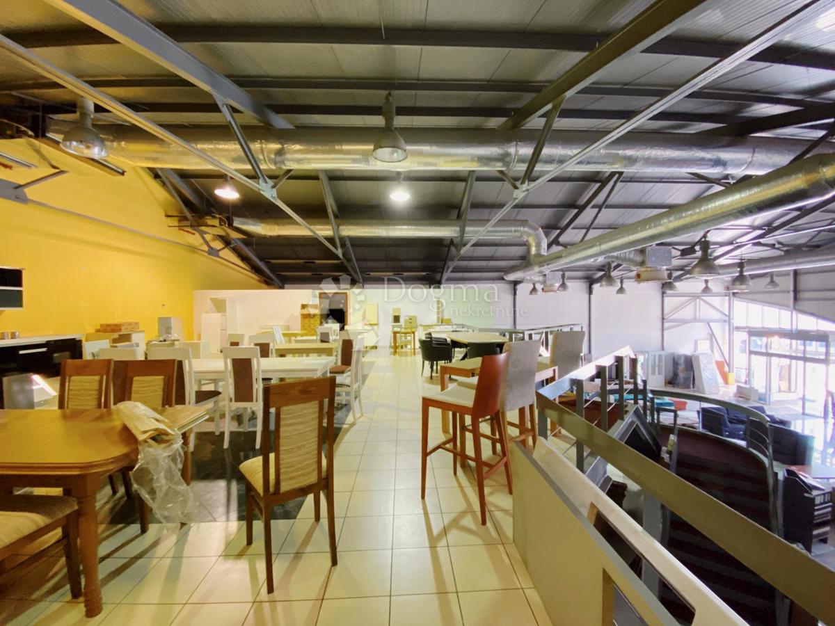 Locale commerciale Grad, Šibenik, 1.542m2