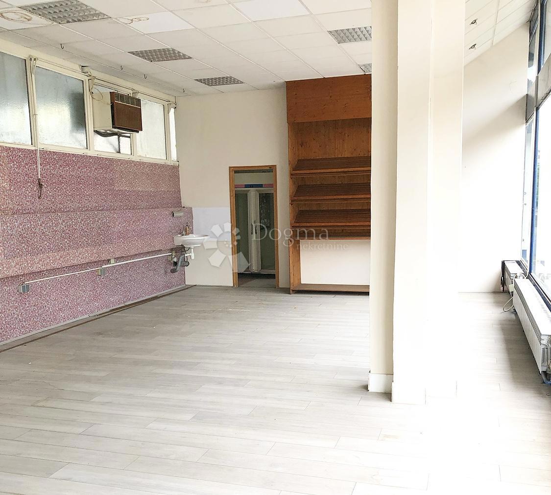 Locale commerciale Gornja Dubrava, 603m2