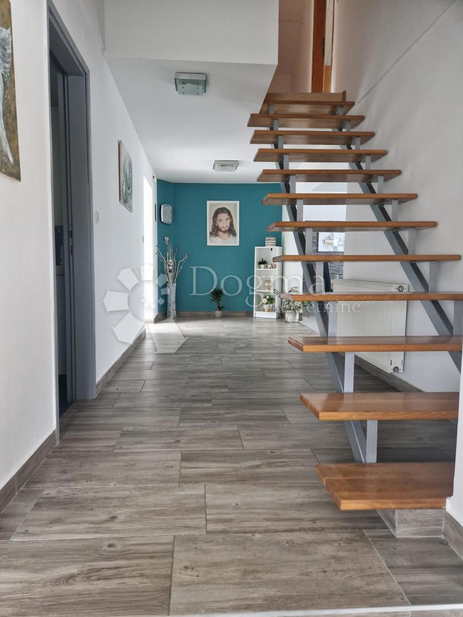 Casa Gornje Makojišće, Novi Marof, 224m2