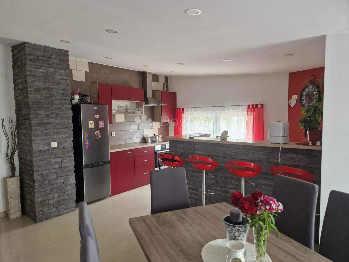 Casa Gornje Makojišće, Novi Marof, 224m2