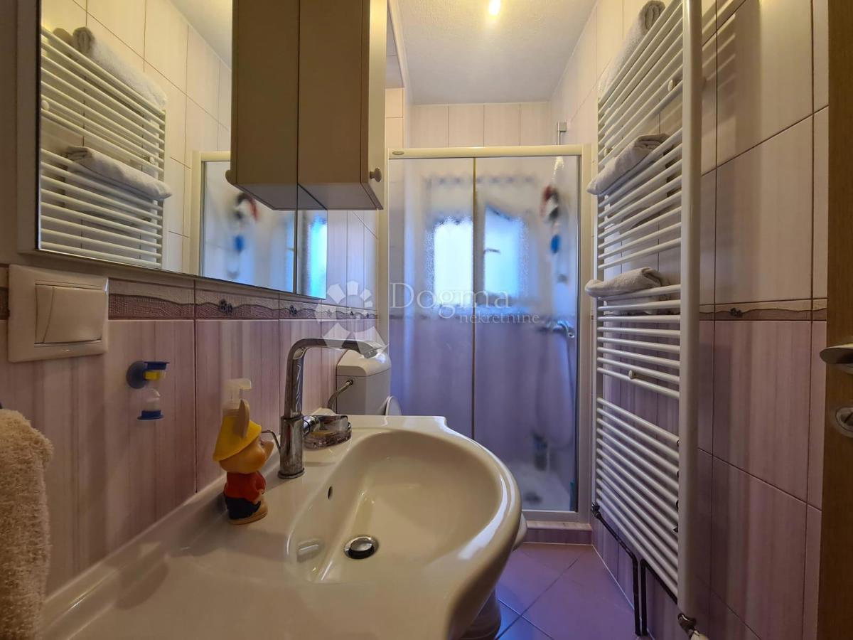 Allogio Okrug Gornji, Okrug, 153,90m2