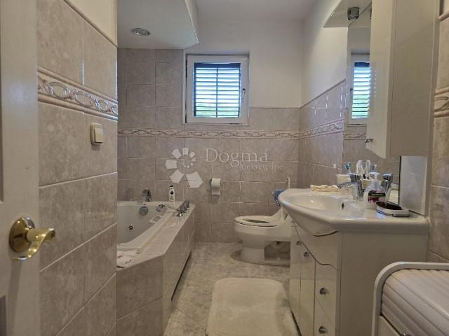 Casa Kraljevica, 220m2