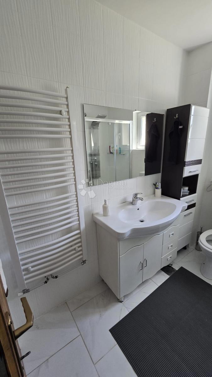 Casa Donji Desinec, Jastrebarsko - Okolica, 699m2