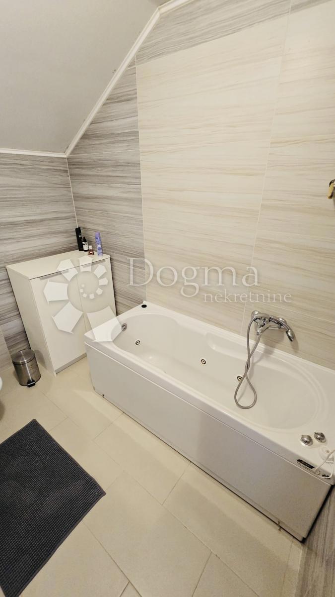 Casa Donji Desinec, Jastrebarsko - Okolica, 699m2