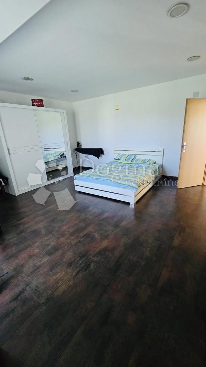 Casa Donji Desinec, Jastrebarsko - Okolica, 699m2