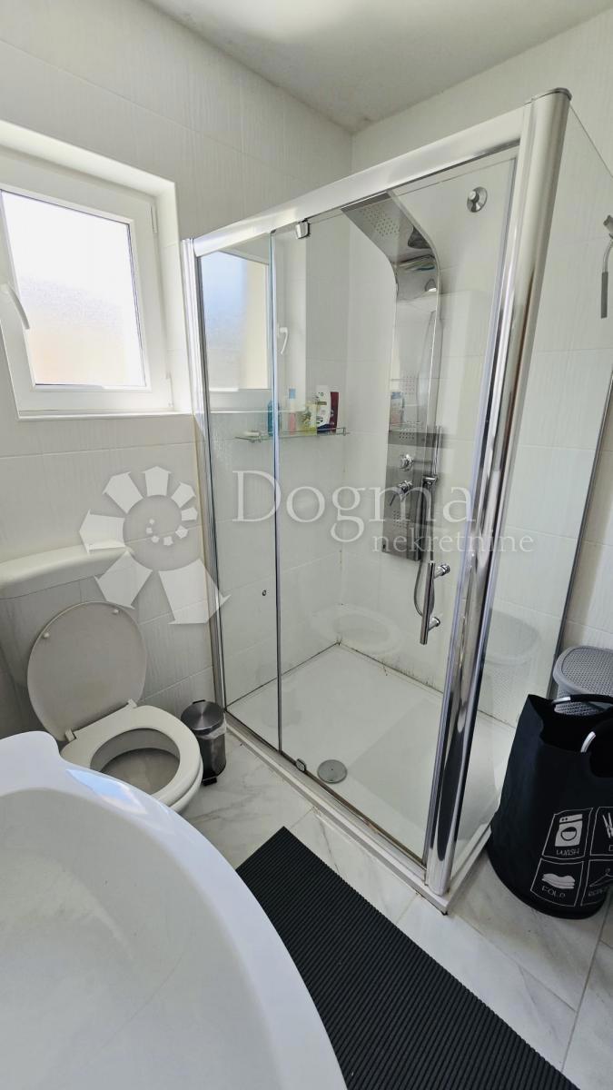 Casa Donji Desinec, Jastrebarsko - Okolica, 699m2