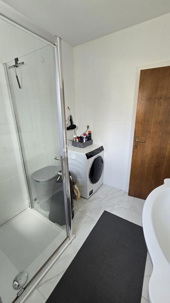 Casa Donji Desinec, Jastrebarsko - Okolica, 699m2