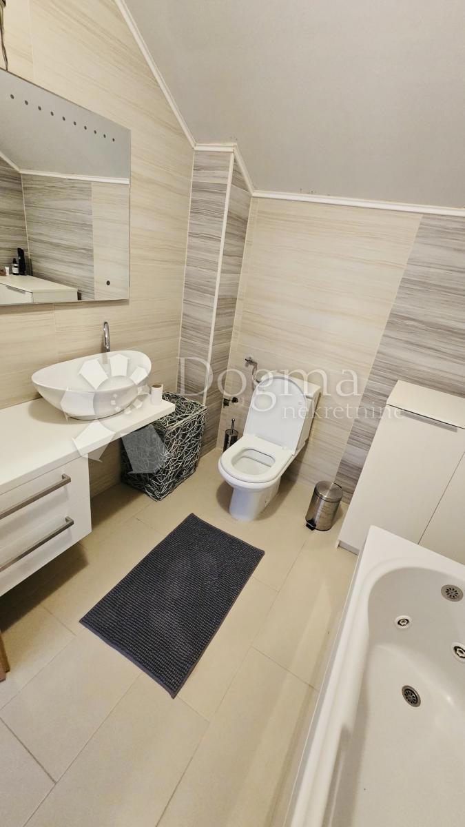 Casa Donji Desinec, Jastrebarsko - Okolica, 699m2