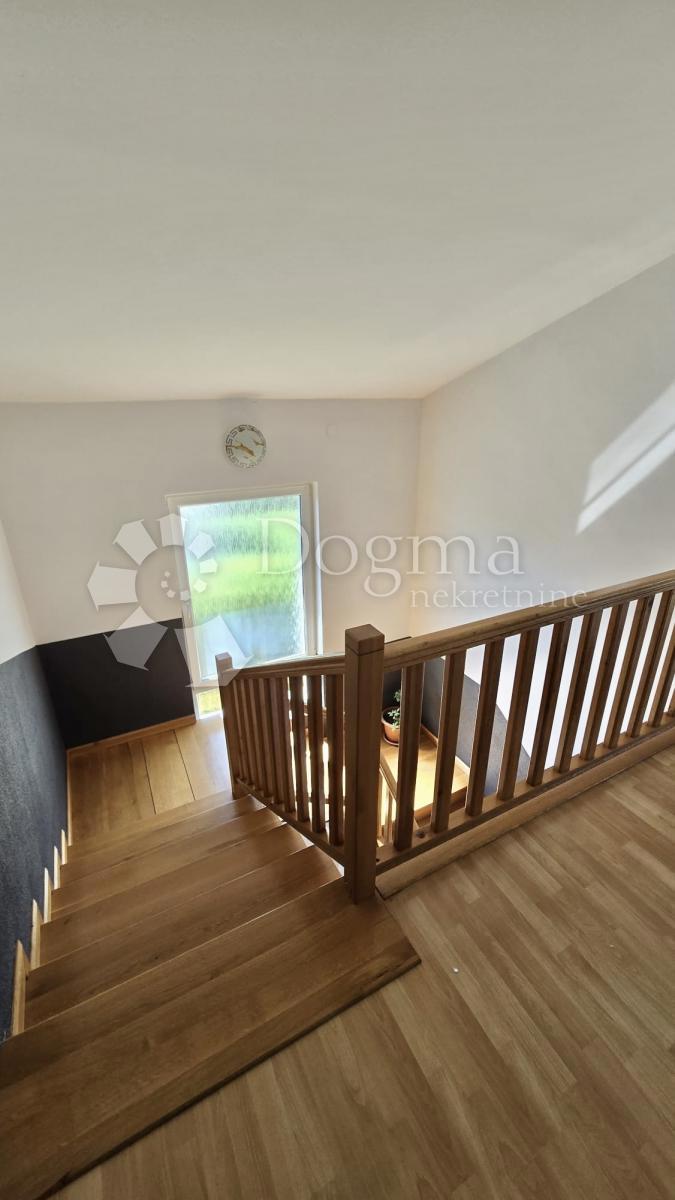 Casa Donji Desinec, Jastrebarsko - Okolica, 699m2