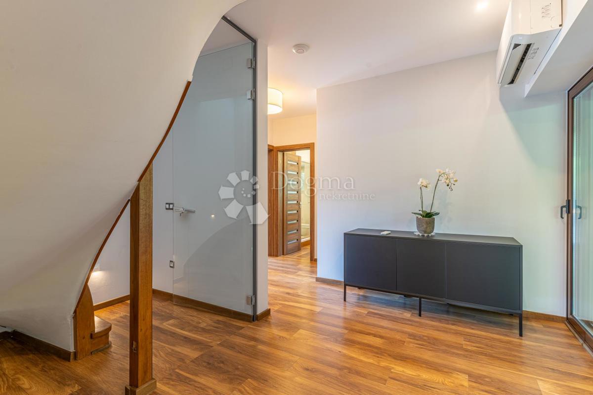 Casa Gračani, Podsljeme, 440m2