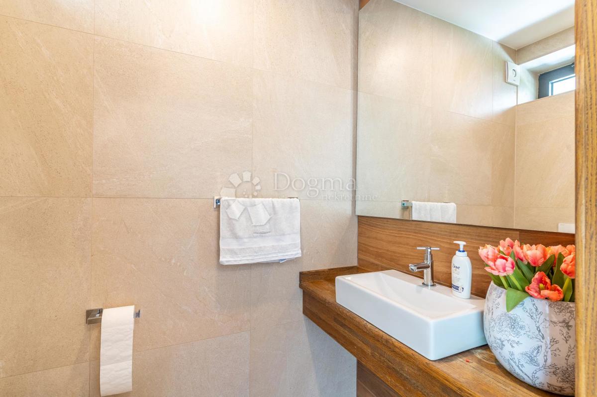 Casa Gračani, Podsljeme, 440m2