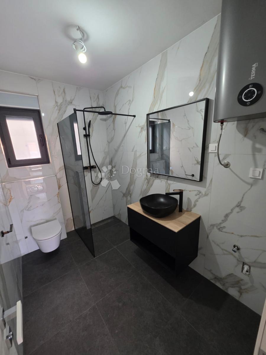 Allogio Rogoznica, 66,80m2