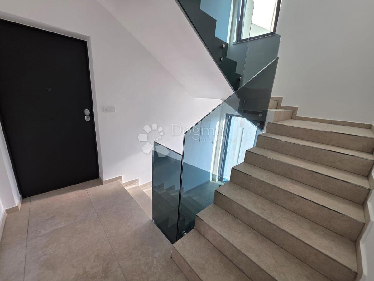 Allogio Rogoznica, 66,80m2