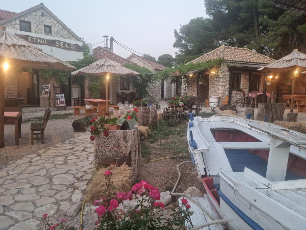 Locale commerciale Vodice, 254m2