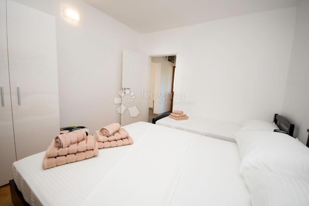 Casa Kanica, Rogoznica, 360m2