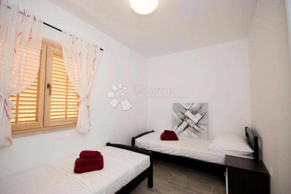 Casa Kanica, Rogoznica, 360m2