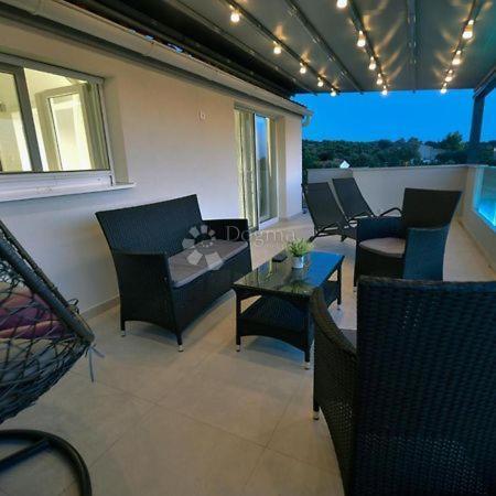 Casa Kanica, Rogoznica, 360m2