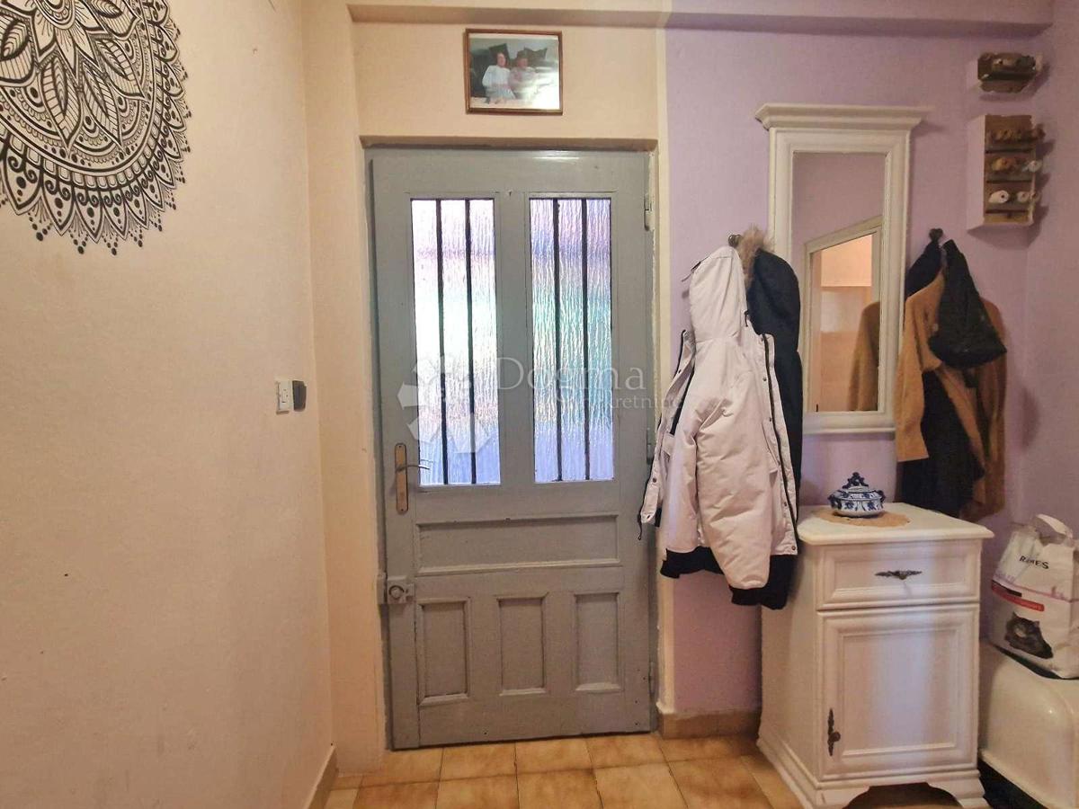 Casa Dolenja Vas, Lupoglav, 67m2