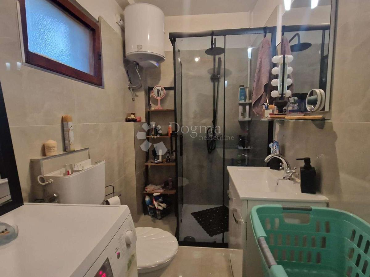 Casa Dolenja Vas, Lupoglav, 67m2