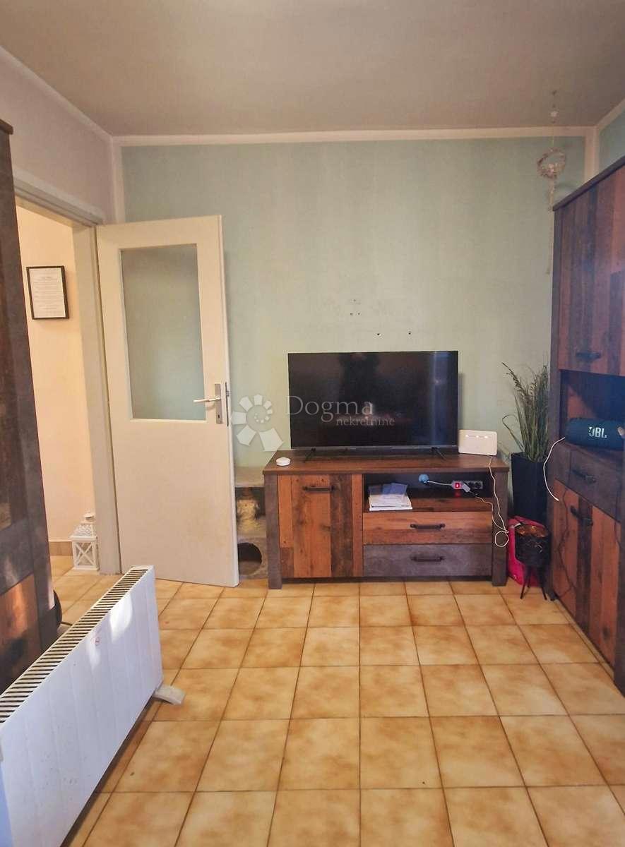 Casa Dolenja Vas, Lupoglav, 67m2