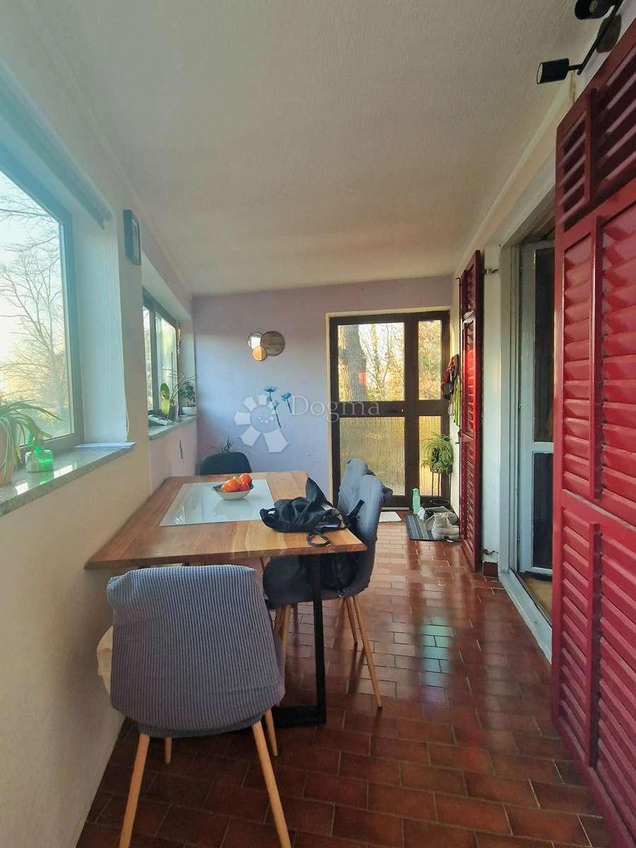 Casa Dolenja Vas, Lupoglav, 67m2