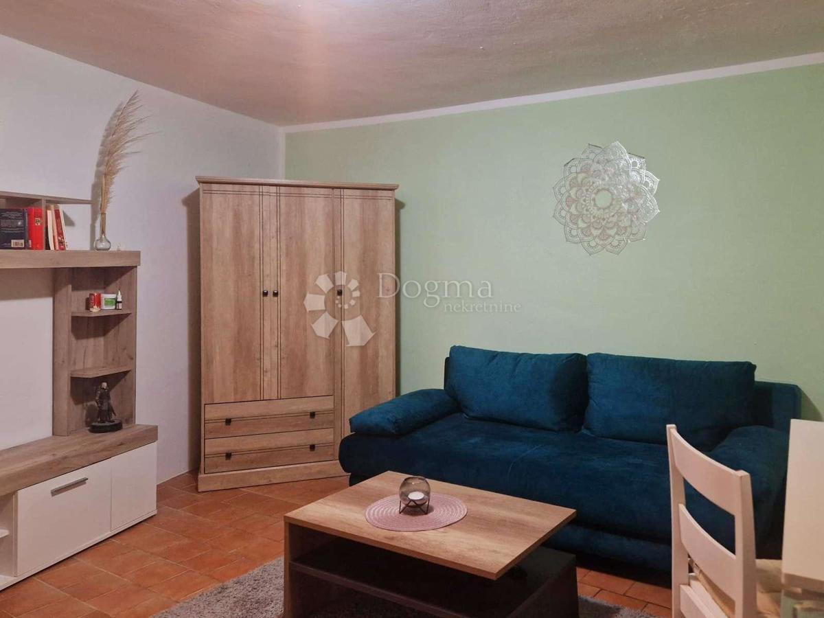 Casa Dolenja Vas, Lupoglav, 67m2