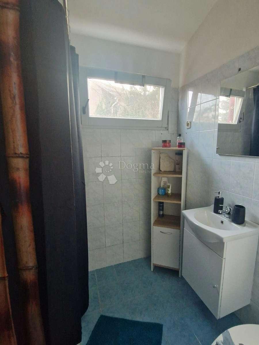 Casa Dolenja Vas, Lupoglav, 67m2