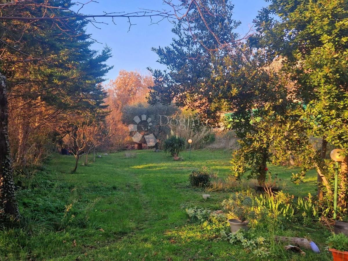 Casa Dolenja Vas, Lupoglav, 67m2