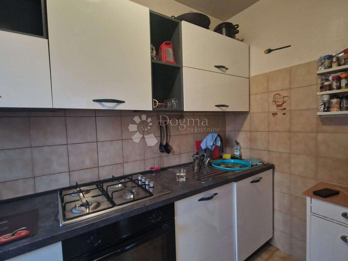 Casa Dolenja Vas, Lupoglav, 67m2