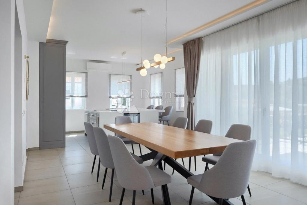Casa Rovinjsko Selo, Rovinj, 512m2
