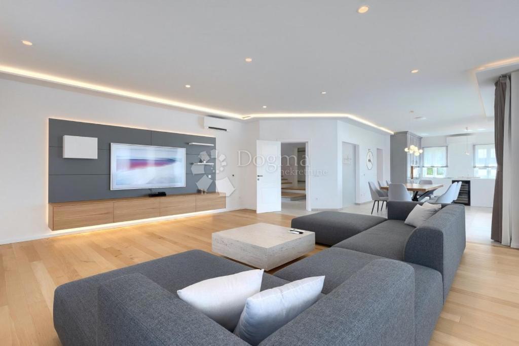 Casa Rovinjsko Selo, Rovinj, 512m2
