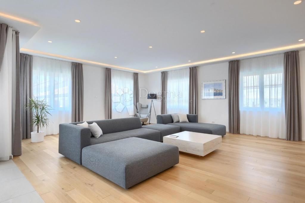 Casa Rovinjsko Selo, Rovinj, 512m2