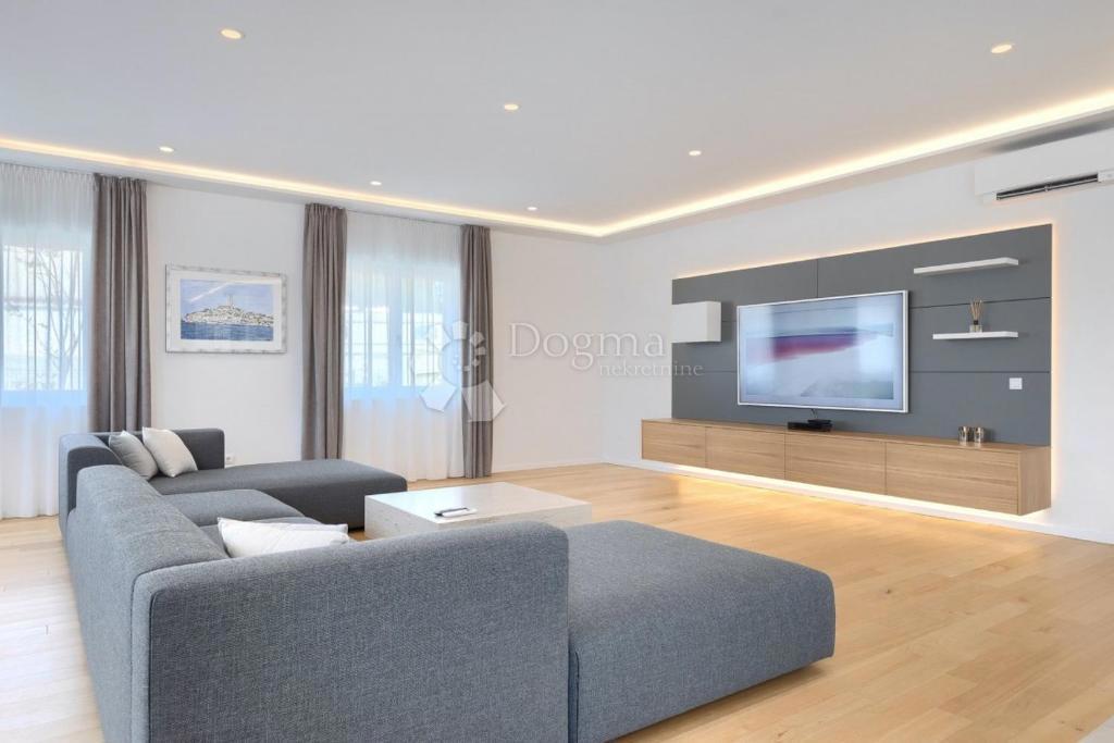 Casa Rovinjsko Selo, Rovinj, 512m2