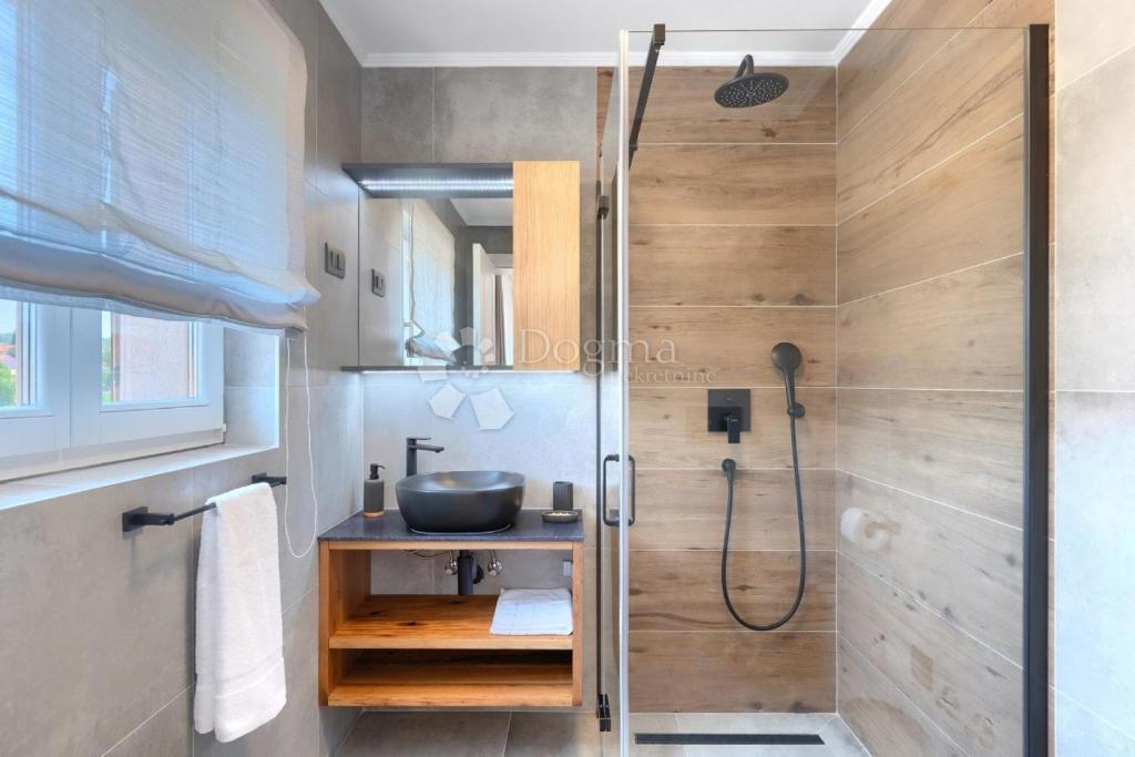 Casa Rovinjsko Selo, Rovinj, 512m2