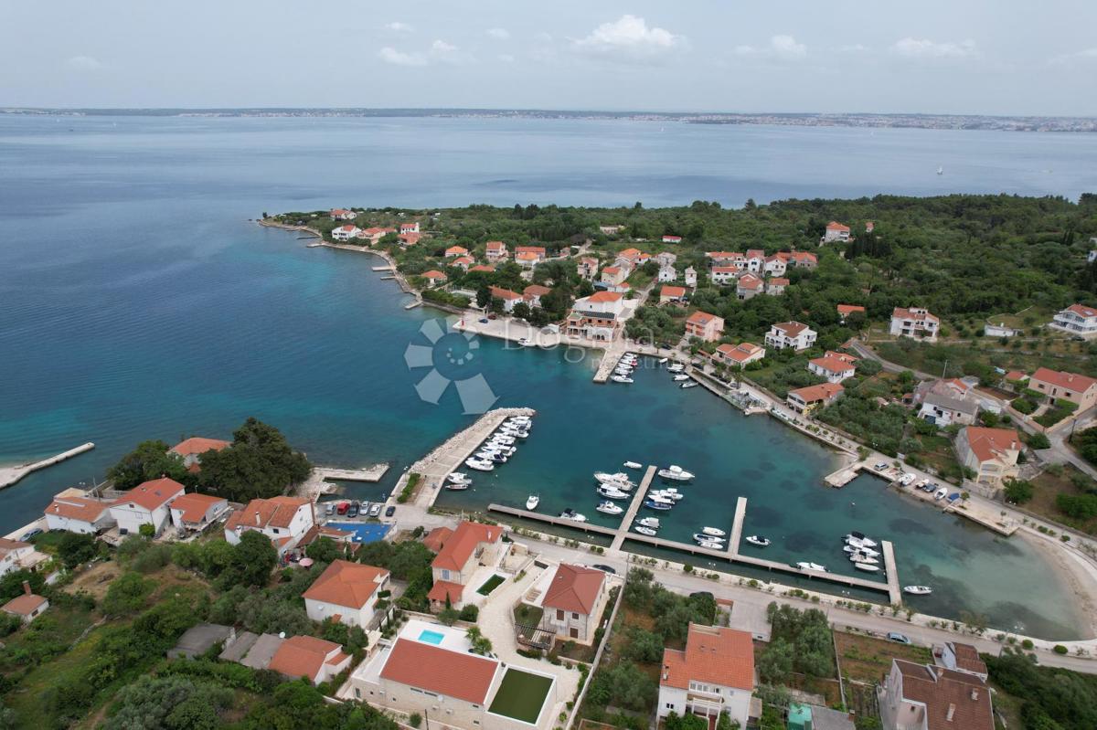 Terreno edificabile Lukoran, Preko, 750m2