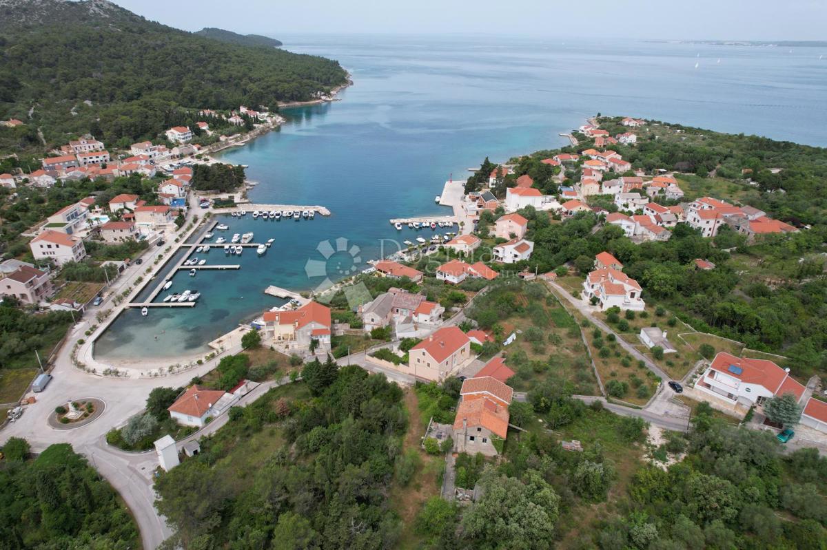 Terreno edificabile Lukoran, Preko, 750m2