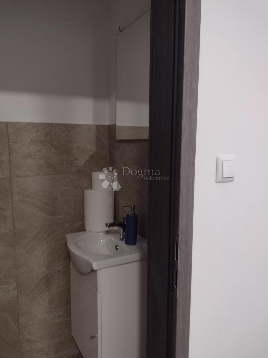 Locale commerciale Topusko, 41m2