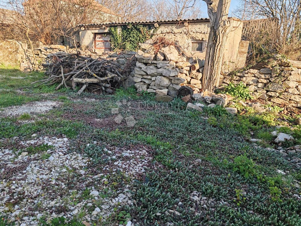 Poličnik – Autentica casa in pietra e proprietà spaziosa